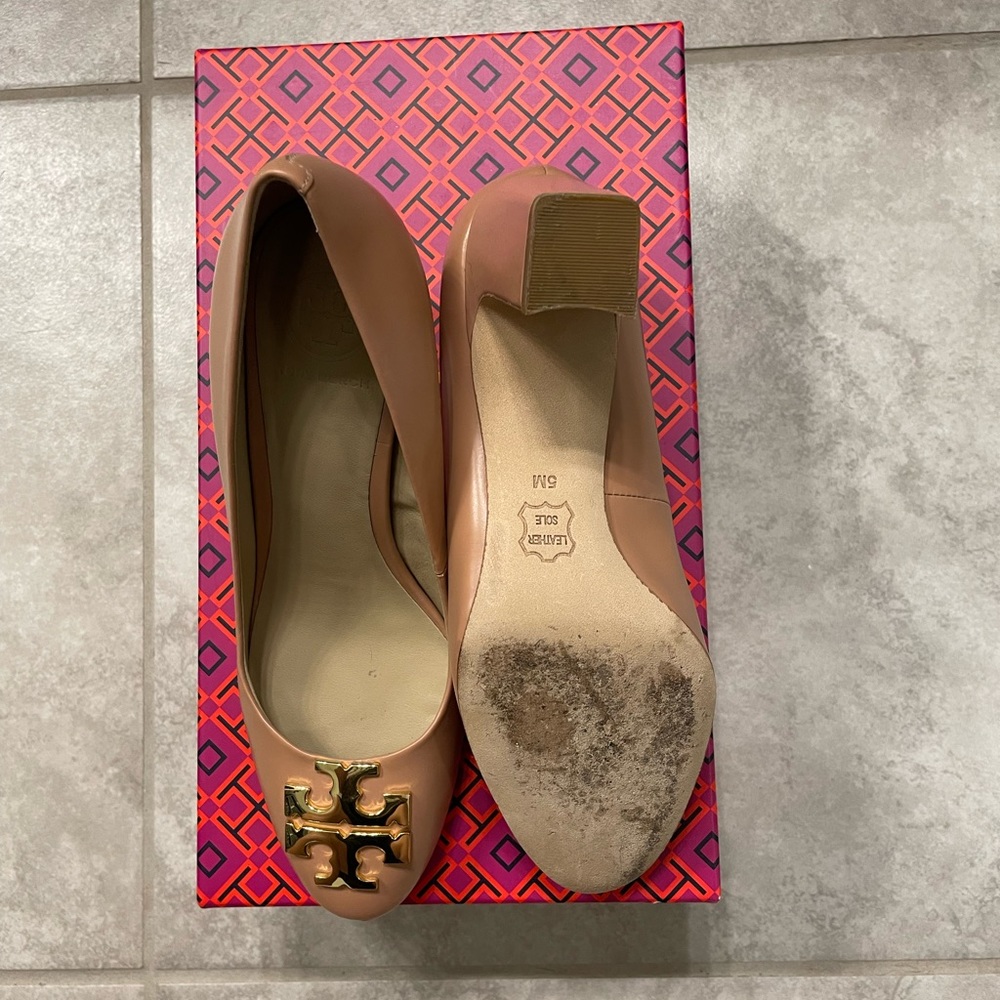 Tory Burch pumps. Nude color. Size 5